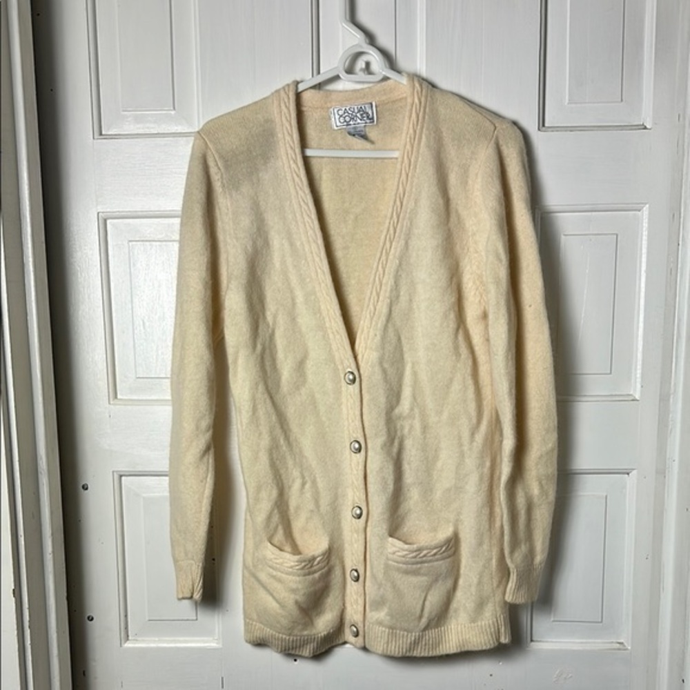 Casual Corner Vintage Button Down Cardigan Cream Small Lambswool/angora blend